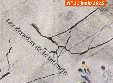 Portada del número 11 del boletín SOMOS ACTIVISTAS. Se ve, desde arriba, un grupo de niños jugando sobre un suelo agrietado. Texto: LOS DERECHOS DE LA INFANCIA.