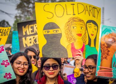 Mujeres celebrando el Día Internacional de la Mujer en Pakistán